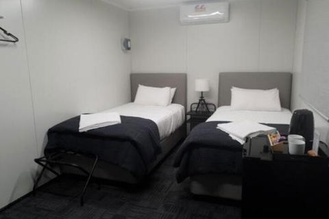 Cornwall House Accommodation - Accommodation Kalgoorlie 5