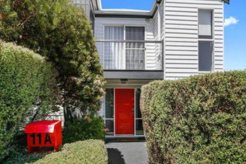 SEAVIEW Ocean Views From A Modern Townhouse - Accommodation Kalgoorlie 4