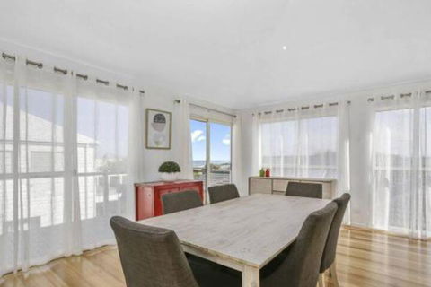 SEAVIEW Ocean Views From A Modern Townhouse - Accommodation Kalgoorlie 6