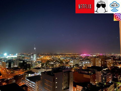 LOCATION LOCATION CITY VIEWS NETFLIX WIFI WINE - Accommodation Kalgoorlie 2