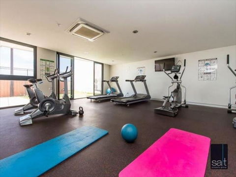 LOCATION LOCATION CITY VIEWS NETFLIX WIFI WINE - Accommodation Kalgoorlie 3