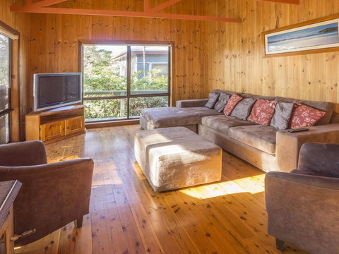 Centre Street 10 Lake Tabourie - Accommodation Kalgoorlie 5