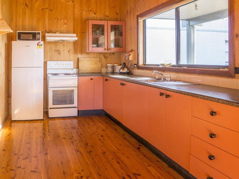 Centre Street 10 Lake Tabourie - Accommodation Kalgoorlie 4