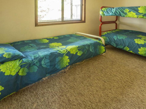 Centre Street 10 Lake Tabourie - Accommodation Kalgoorlie 6