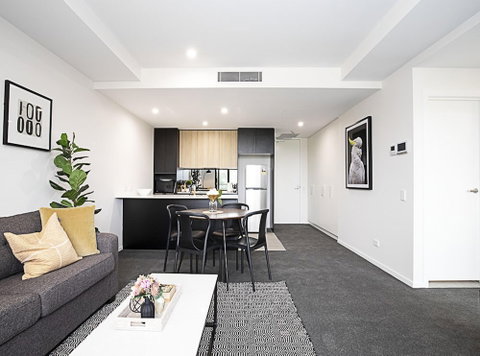 CANBERRA CHIC Hosted By LAbode - Accommodation Kalgoorlie 5