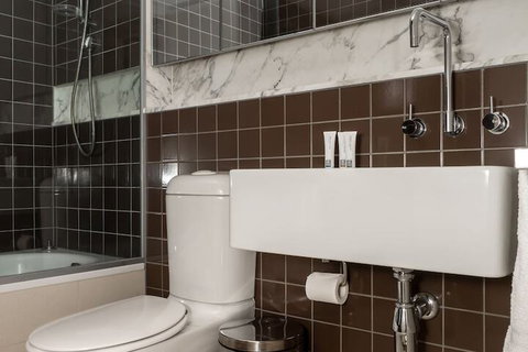 Sanctuary Apartments - Freshwater Place - Accommodation Kalgoorlie 4