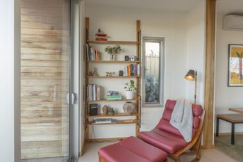 Lightshift Clunes - Accommodation Kalgoorlie 3