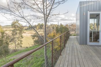Lightshift Clunes - Accommodation Kalgoorlie 1