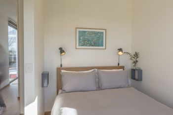 Lightshift Clunes - Accommodation Kalgoorlie 4