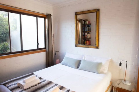 Charming Cottage With Leafy Courtyard - Accommodation Kalgoorlie 3