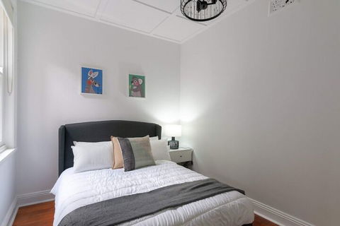 Luxurious Heritage Home With Harbour Bridge Views - Accommodation Kalgoorlie 4