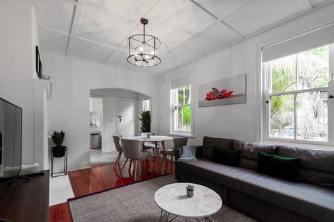 Luxurious Heritage Home With Harbour Bridge Views - Accommodation Kalgoorlie 5