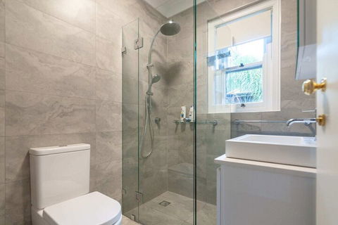 Luxurious Heritage Home With Harbour Bridge Views - Accommodation Kalgoorlie 3