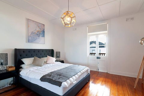Luxurious Heritage Home With Harbour Bridge Views - Accommodation Kalgoorlie 7