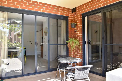 Quiet 1 Bedroom Flat In Concord - Accommodation Kalgoorlie 0