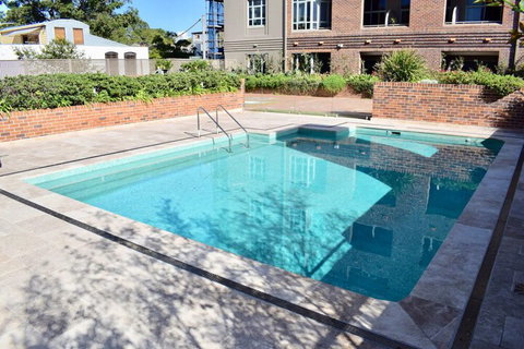 Cosy Newtown Studio Apartment With Swimming Pool - Accommodation Kalgoorlie 1