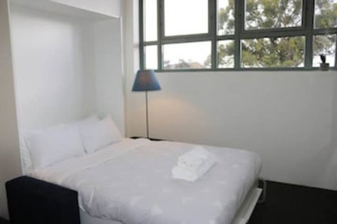 Cosy Newtown Studio Apartment With Swimming Pool - Accommodation Kalgoorlie 6