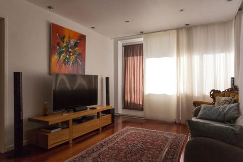 Bright & Spacious 2 Bedroom Apartment In Windsor - Accommodation Kalgoorlie 3