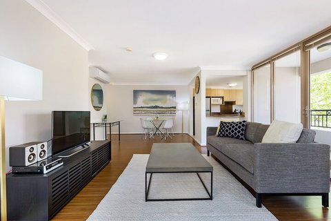Woolloomooloo Modern Apartment 12 BRK - Accommodation Kalgoorlie 3