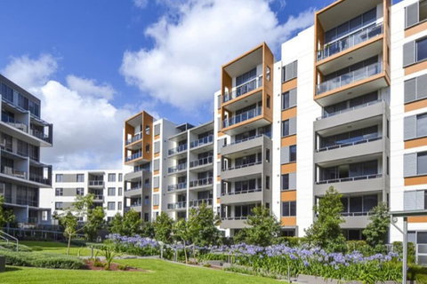 Sun-drenched 3 Bedroom Apartment In Turrella - Accommodation Kalgoorlie 1