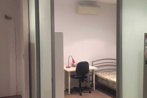 Sun-drenched 3 Bedroom Apartment In Turrella - Accommodation Kalgoorlie 3