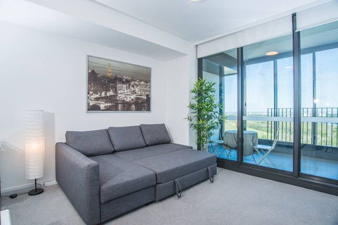 Minimalism Modern Apartment With Water View - Accommodation Kalgoorlie 6