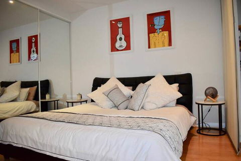 Spacious 1 Bedroom Apartment In The Heart Of Melbourne's CBD - Accommodation Kalgoorlie 2