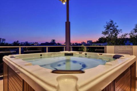 Luxury Darwin City Lights Jacuzzi Central Location Large House New Furnishings - Accommodation Kalgoorlie 6