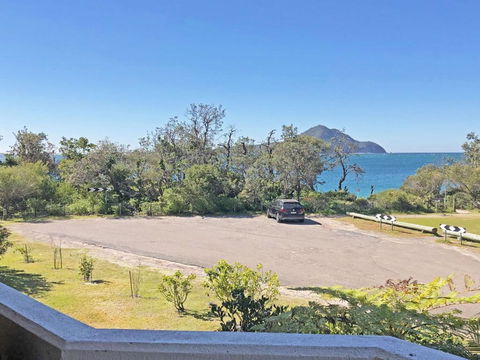 3 Albacore 12 Ondine Close Waterfront Pool Lift & Views - Accommodation Kalgoorlie 4