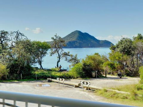 3 Albacore 12 Ondine Close Waterfront Pool Lift & Views - Accommodation Kalgoorlie 6