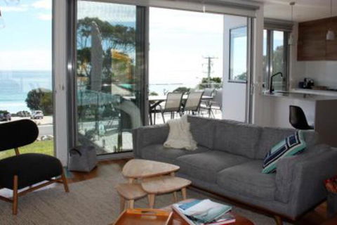 BEACHHOUSE BINALONG Luxury Waterfront Holiday House At Bay Of Fires - Accommodation Kalgoorlie 3
