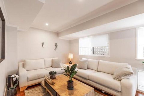 Casual Hamptons Living Sunshine Beach - Accommodation Kalgoorlie 3