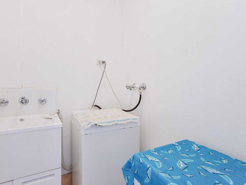 8 The Helm 22 Voyager Close Hear The Waves From Shoal Bay Beach - Accommodation Kalgoorlie 2