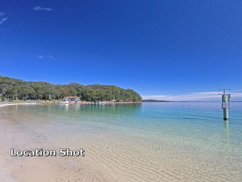 8 The Helm 22 Voyager Close Hear The Waves From Shoal Bay Beach - Accommodation Kalgoorlie 4