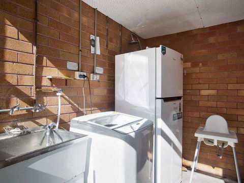 2 Hibiscus Court 9 Government Road Fantastic Air Conditioned 3 Bedroom Unit - Accommodation Kalgoorlie 3