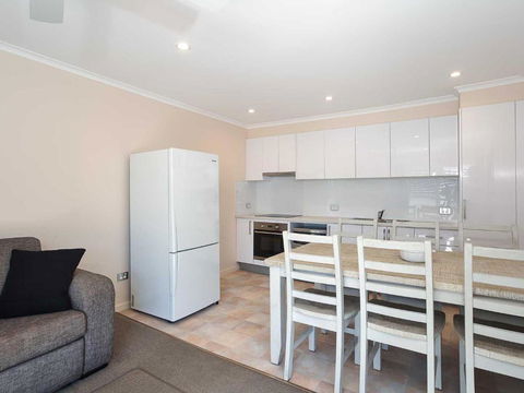 2 Hibiscus Court 9 Government Road Fantastic Air Conditioned 3 Bedroom Unit - Accommodation Kalgoorlie 5