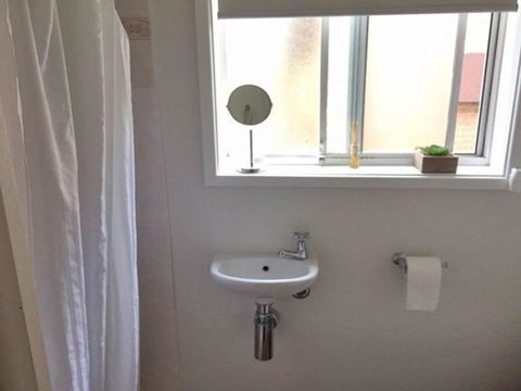 2 / 10 Catalina Close Walk To Shoal Bay Beach - Accommodation Kalgoorlie 5