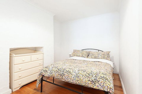 Charming Centrally Located 2 Bedroom Accommodation - Accommodation Kalgoorlie 6