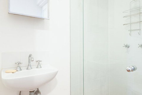 Charming Centrally Located 2 Bedroom Accommodation - Accommodation Kalgoorlie 4