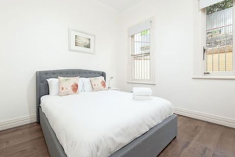 Stunning Sydney Home 2 - Accommodation Kalgoorlie 0