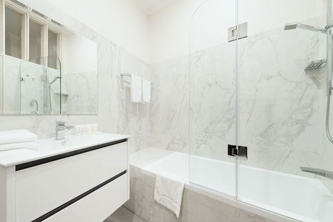 Stunning Sydney Home 2 - Accommodation Kalgoorlie 5