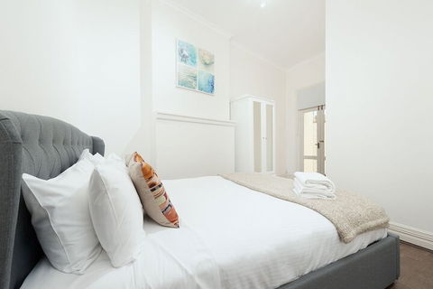 Stunning Sydney Home 2 - Accommodation Kalgoorlie 3