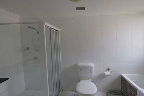The Apartment Service BUCHN - Accommodation Kalgoorlie 3