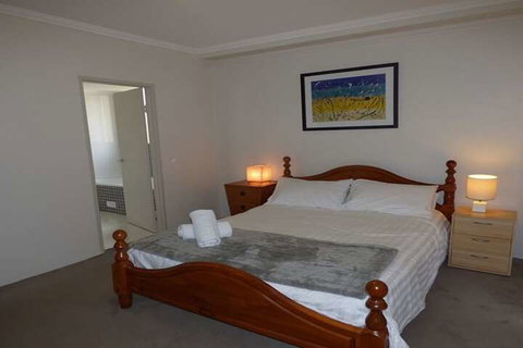 The Apartment Service BUCHN - Accommodation Kalgoorlie 7