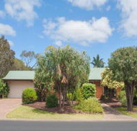 Bottlebrush - Accommodation Kalgoorlie