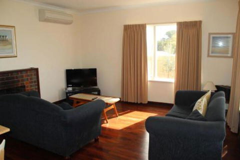 River Panorama Beach House - Accommodation Kalgoorlie 7
