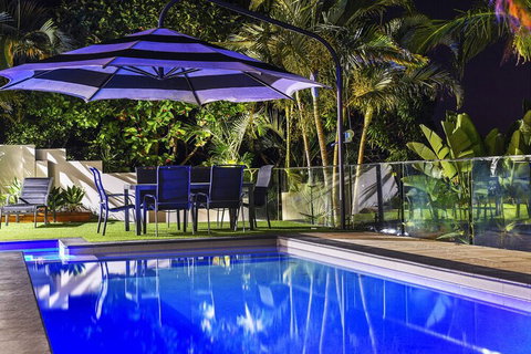 Just In Paradise Waterfront 5 Bedroom Deluxe House Central Broadbeach Location - Accommodation Kalgoorlie 1