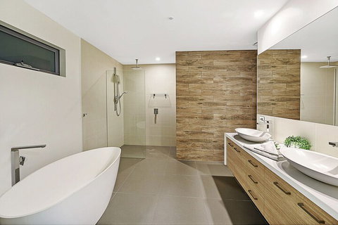 Just In Paradise Waterfront 5 Bedroom Deluxe House Central Broadbeach Location - Accommodation Kalgoorlie 4