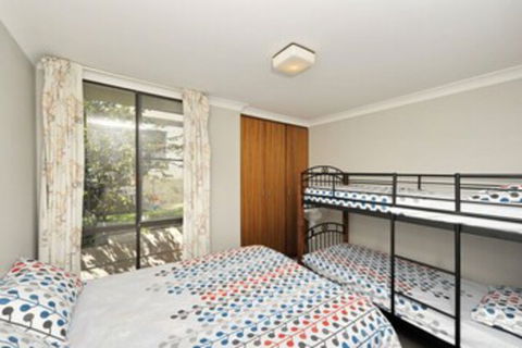 The Crest Unit 5 / 6 8 Tomaree Road - Accommodation Kalgoorlie 0