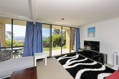The Crest Unit 5 / 6 8 Tomaree Road - Accommodation Kalgoorlie 7